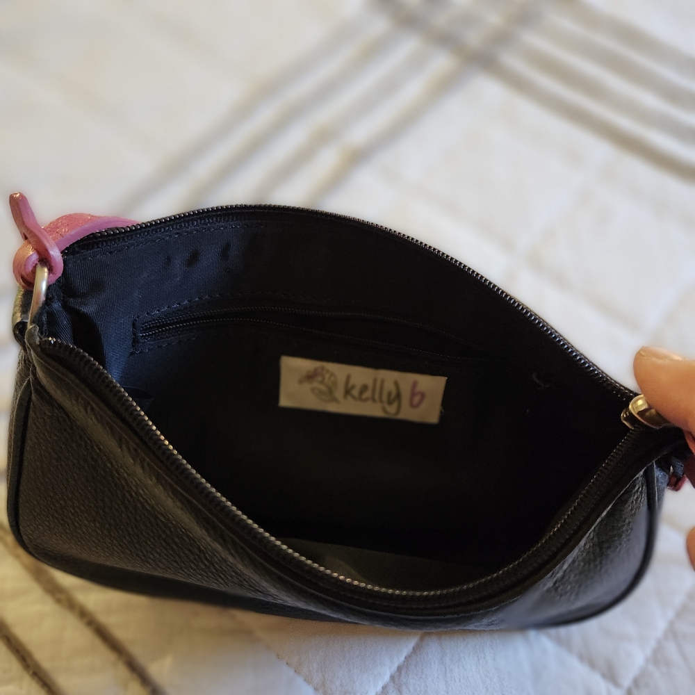 Elegant Black and Pink Shoulder Bag - Picture 4 of 8
